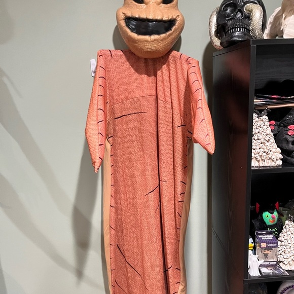 Disney Oogie Boogie hanging decoration in Brown and Black - Picture 2 of 7